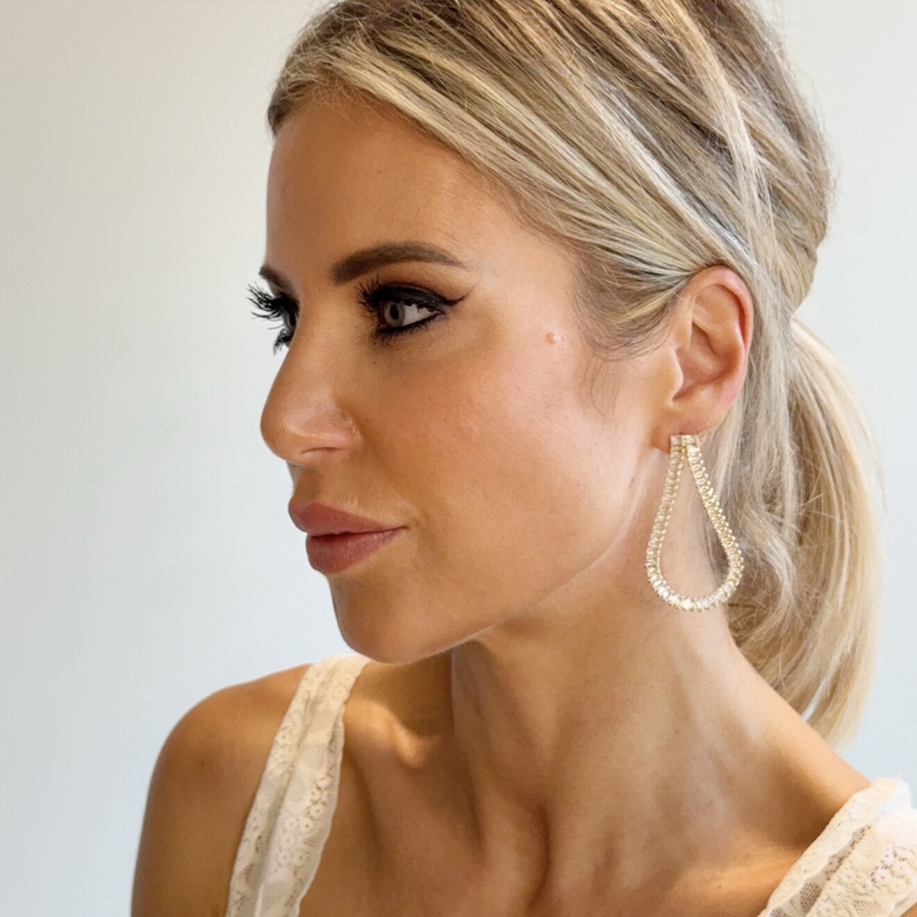 Valesca oorbellen kristal goud