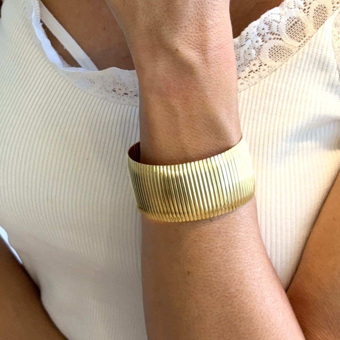 Klara bangle armband goud