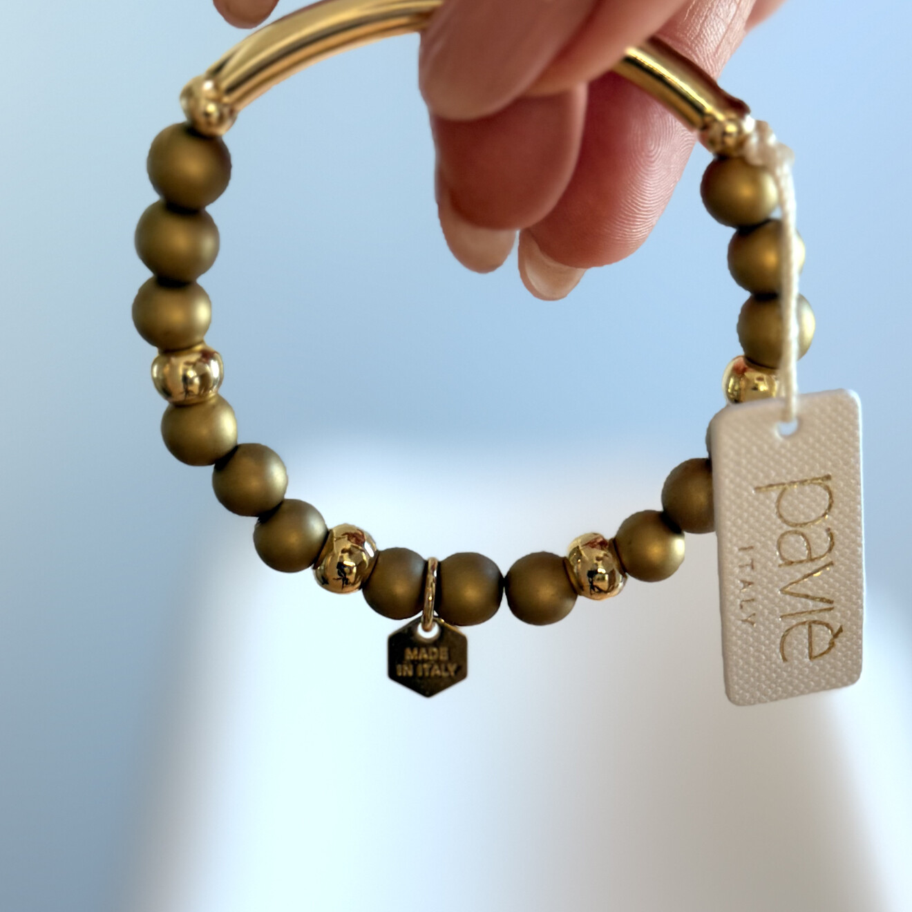 Laura elastische parelarmband goud