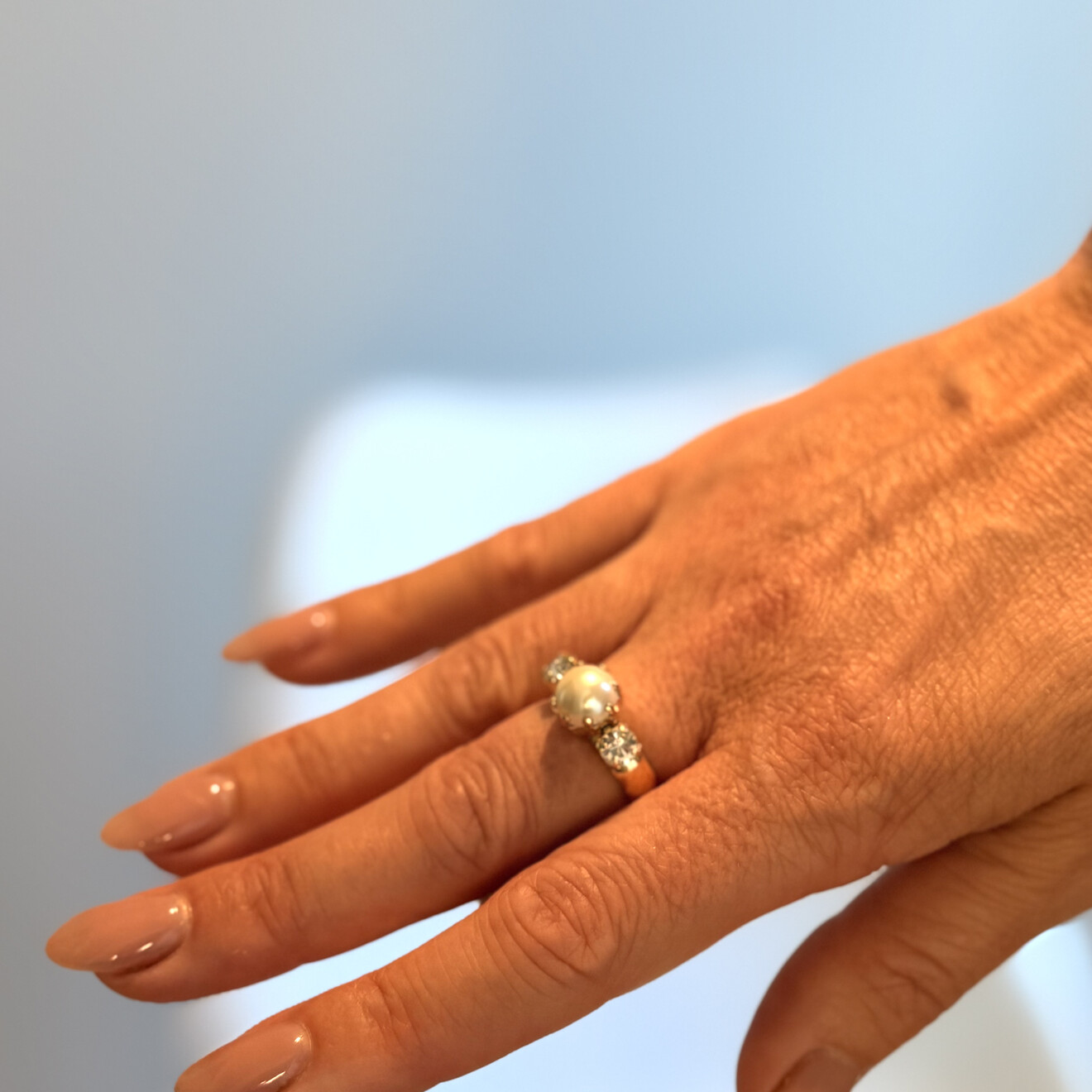 Maren aanpasbare parel ring met kristal goud