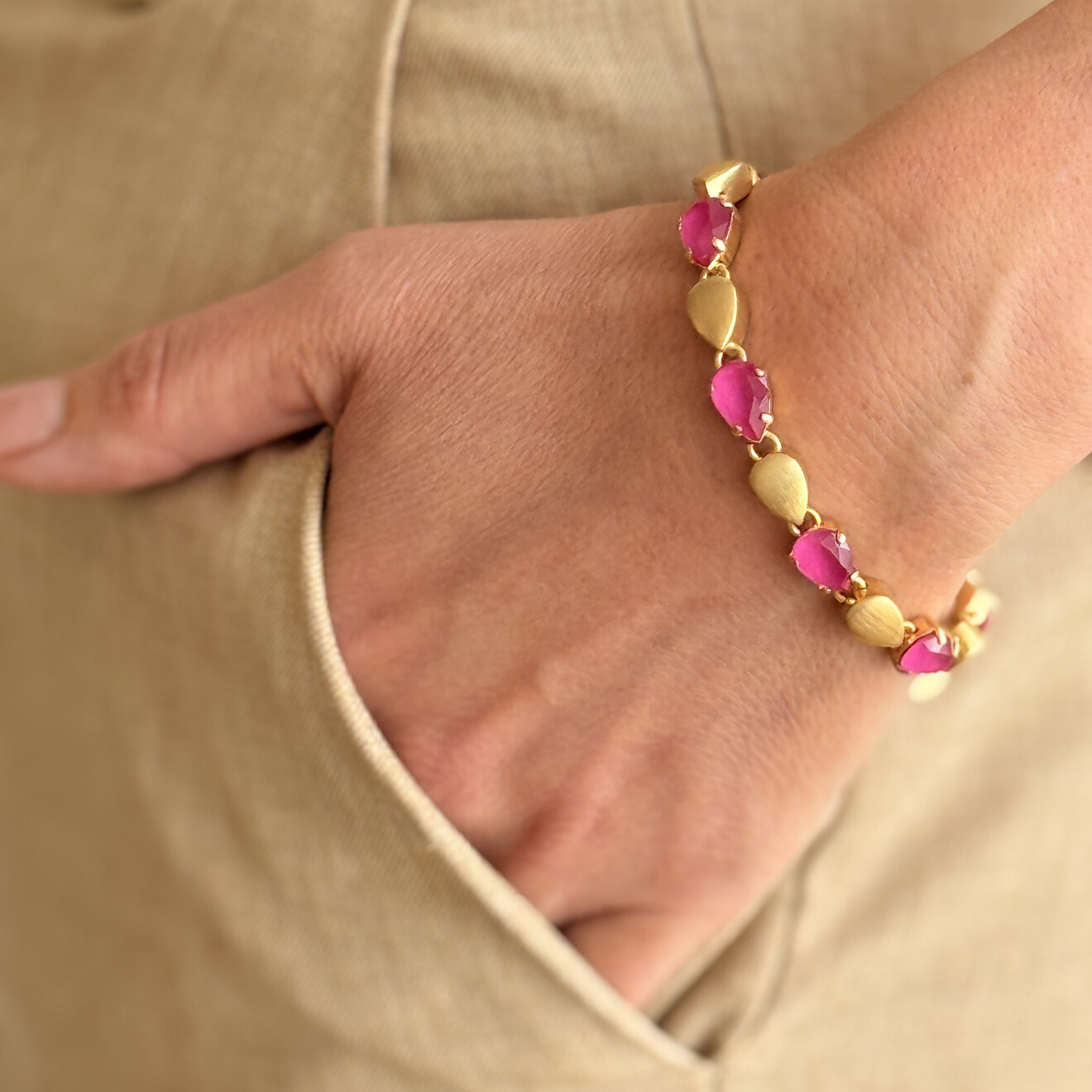 Elena armband fucshia goud