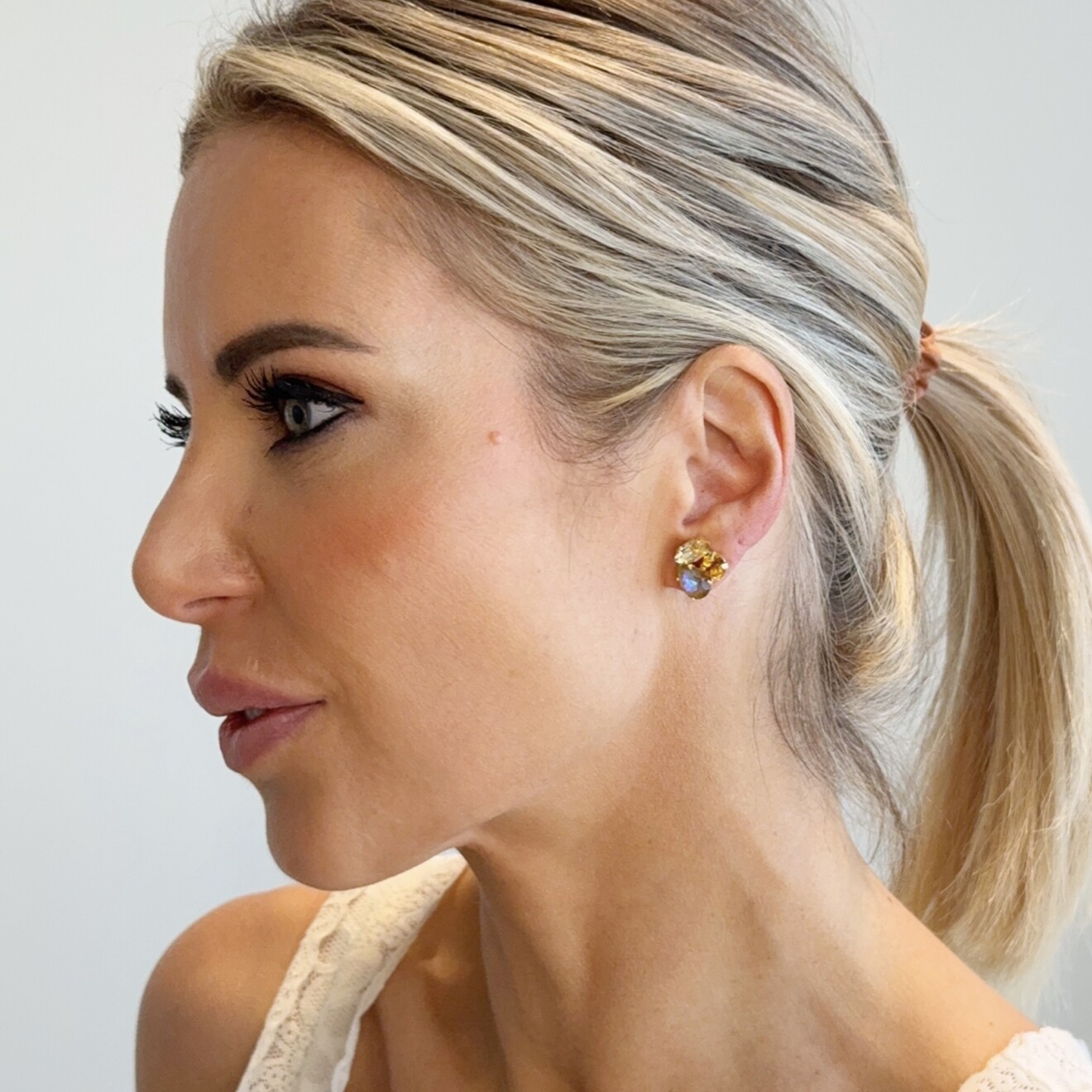 Ariël mini stud oorbellen lila wintermix