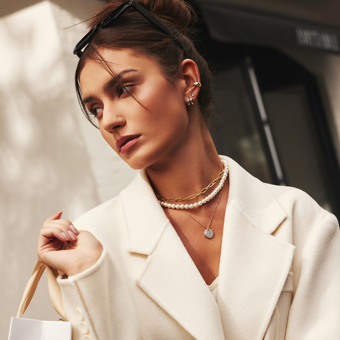 Gold lobster clasp shell pearl ketting