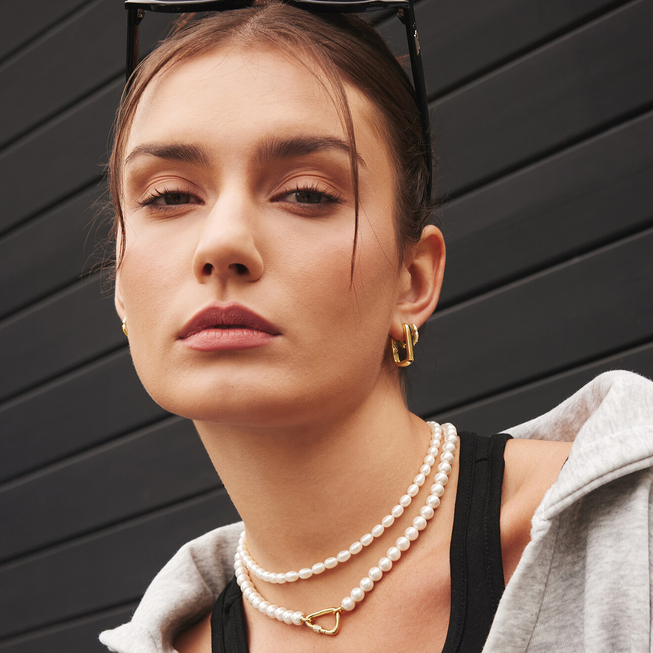 Gold lobster clasp shell pearl ketting