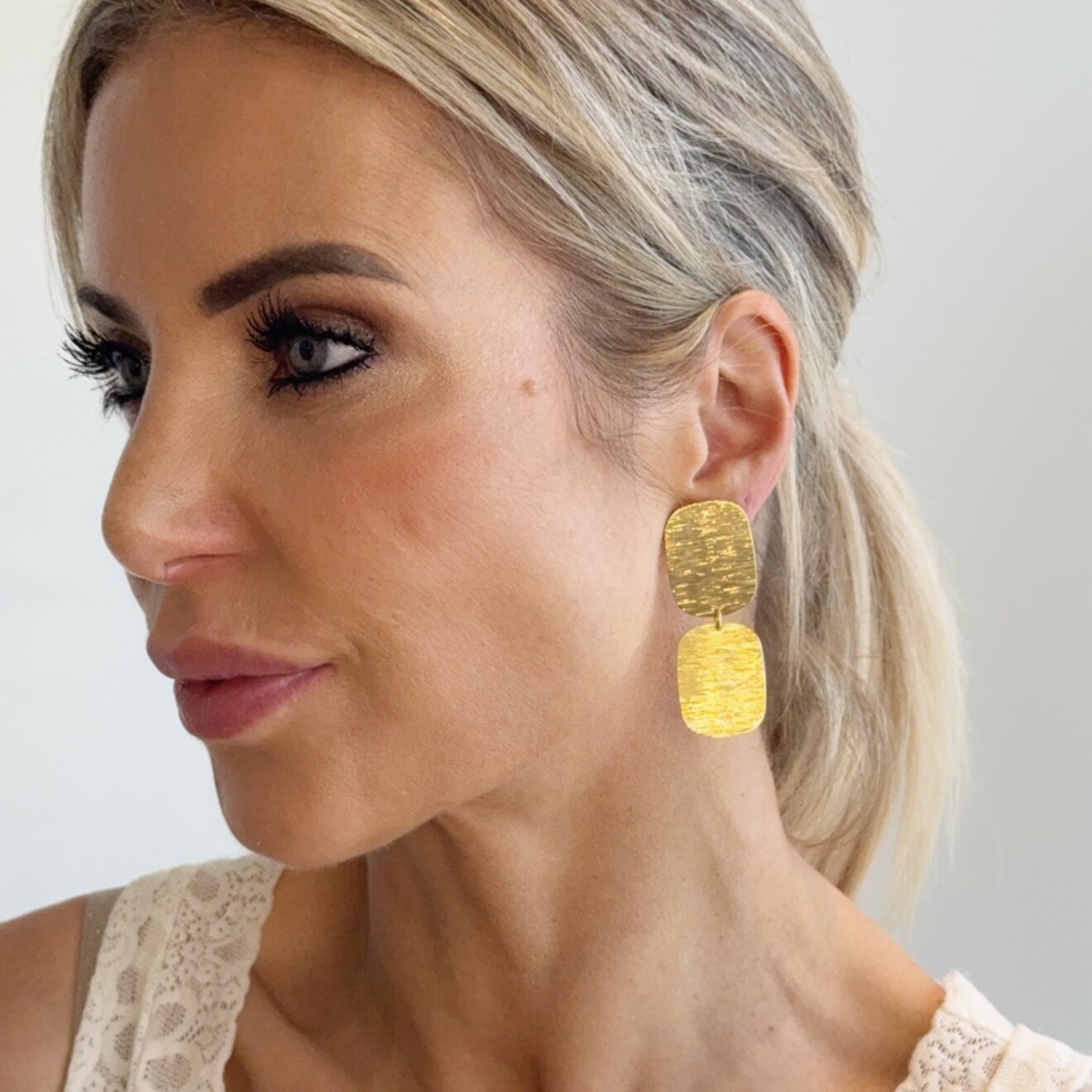 Virginie medium oorbellen goud