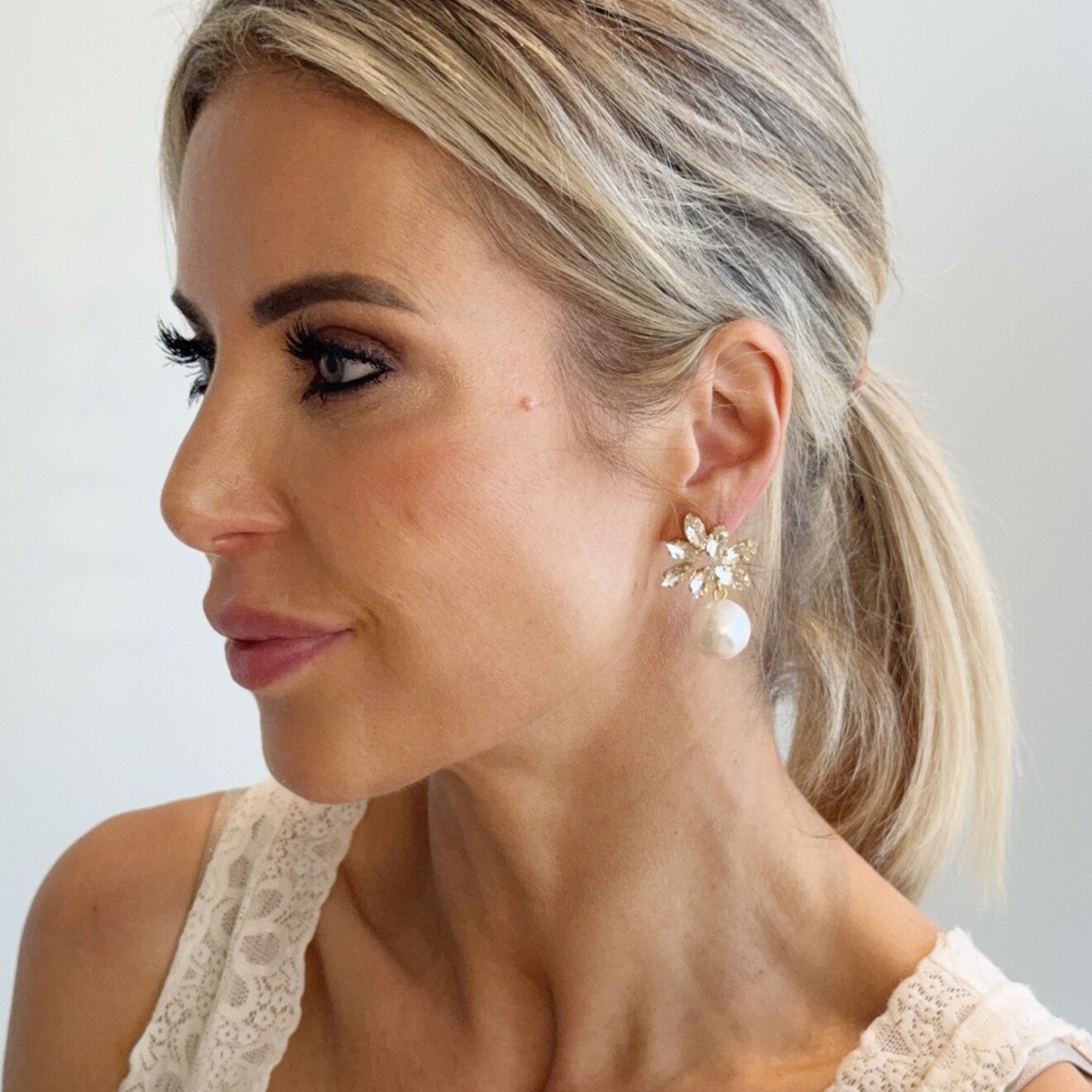 Annelien Swarovski parel oorbellen wit