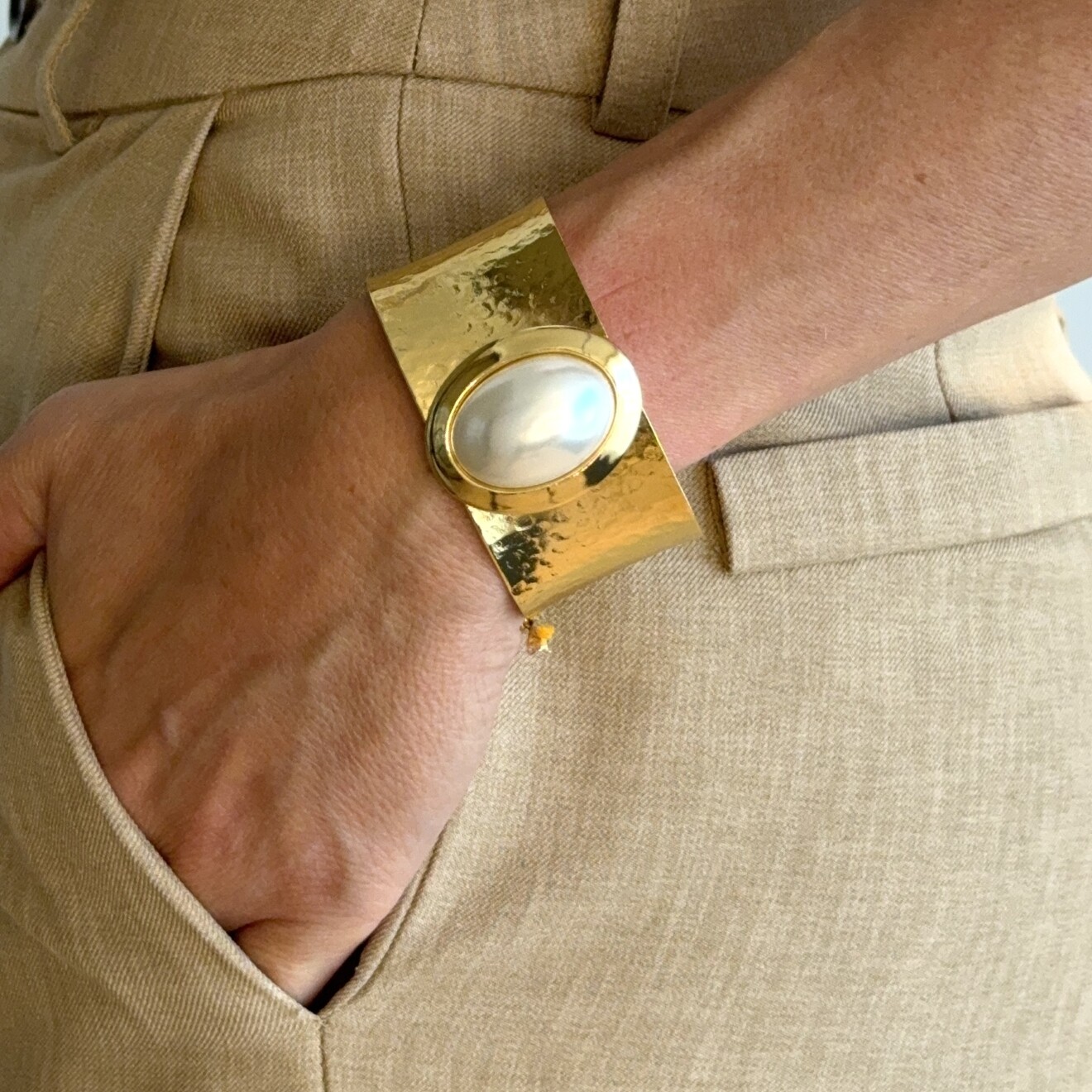 Marley vintage bangle mother of pearl
