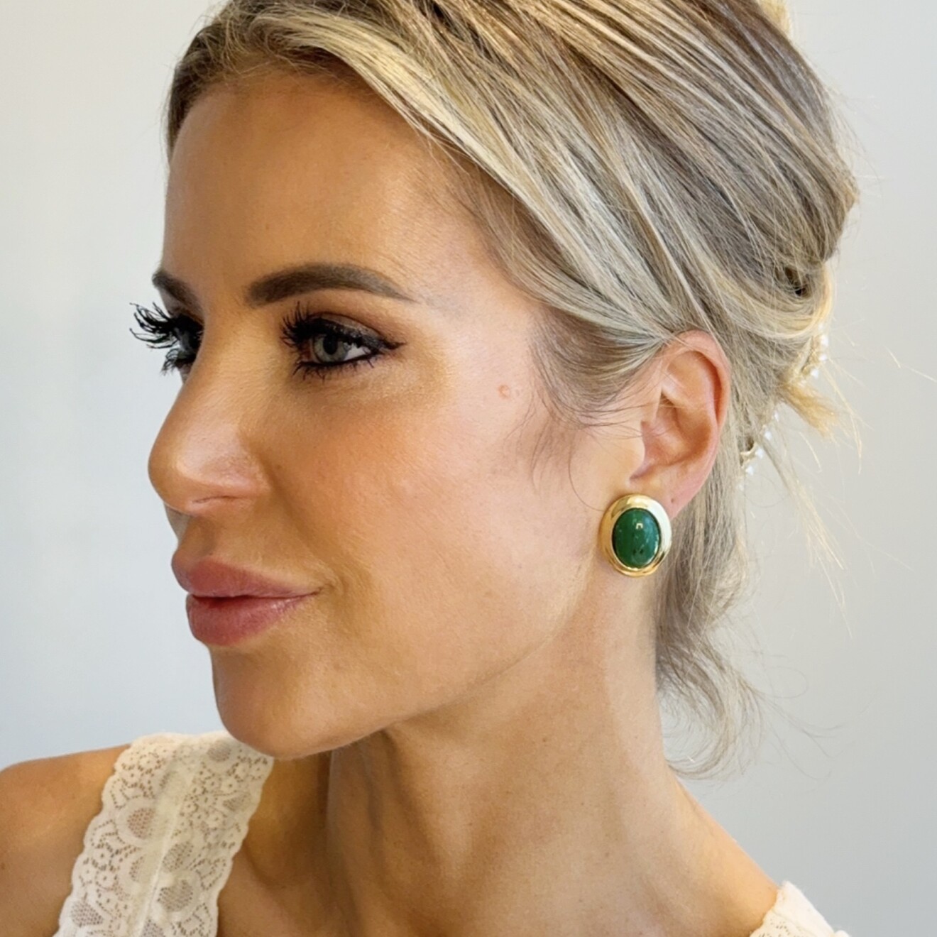 Marley medium stud oorbel goud groen