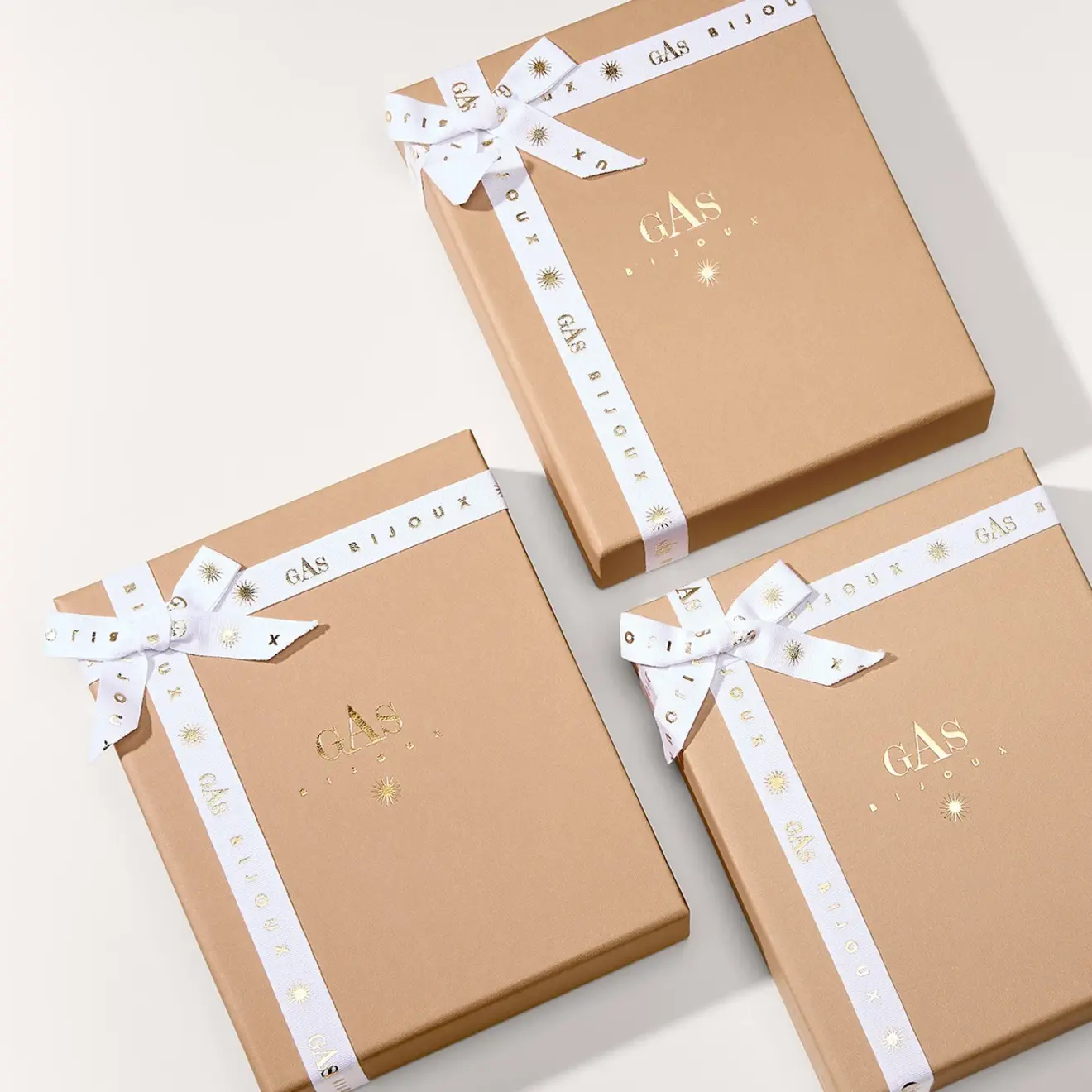 Izzia strass oorbellen large goud