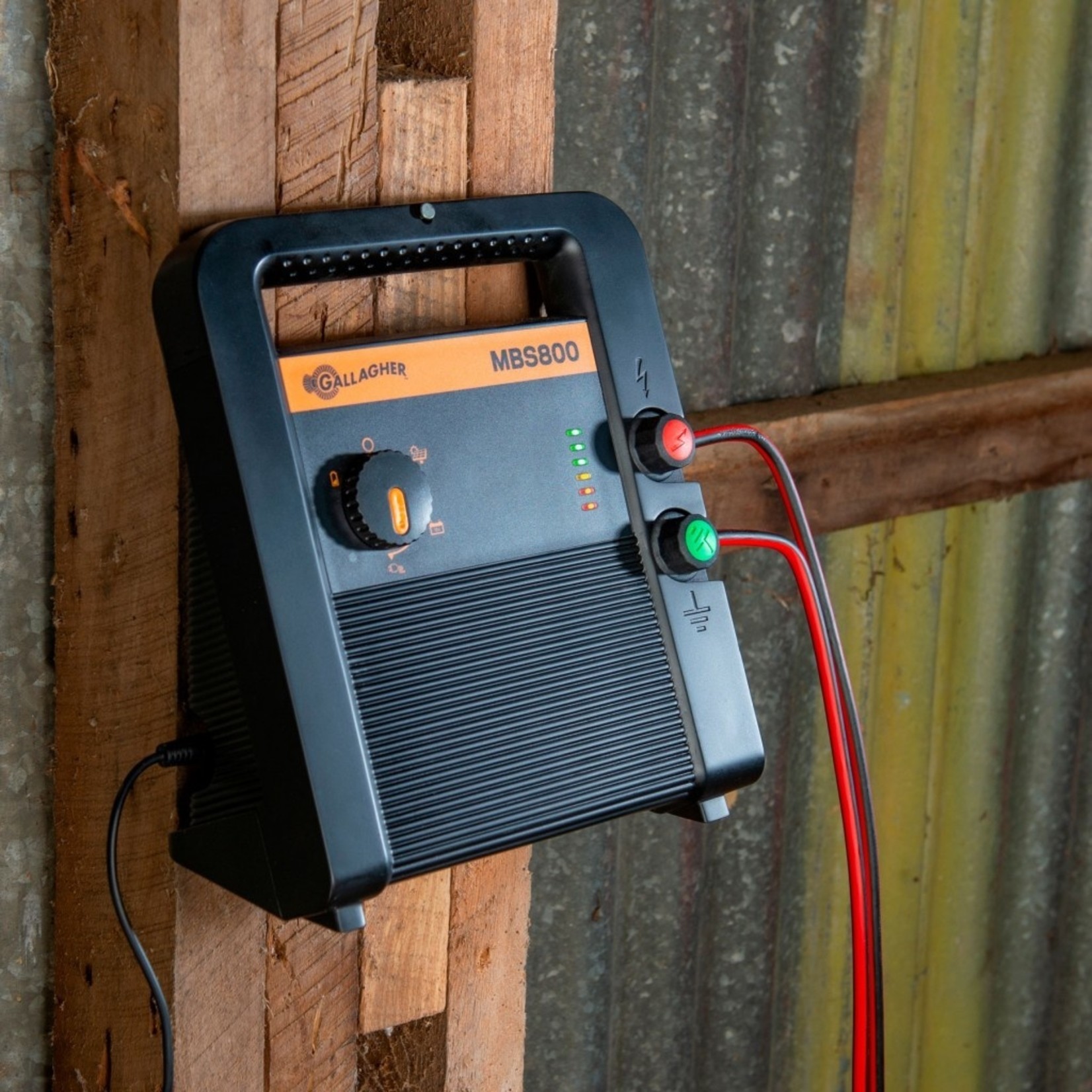 Gallagher MBS800 Électrificateur multipower (7,5J - 230 V/12 V/Solaire)