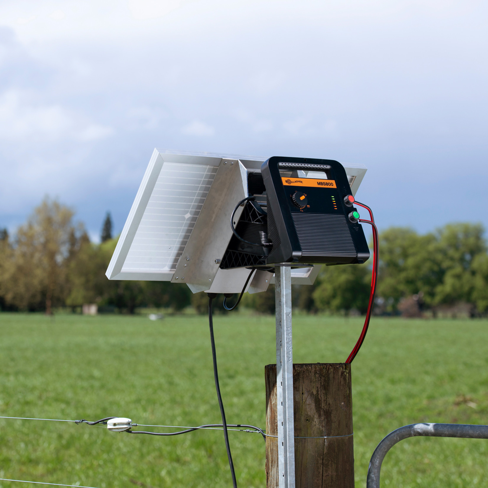 Gallagher MBS800 Électrificateur multipower (7,5J - 230 V/12 V/Solaire)