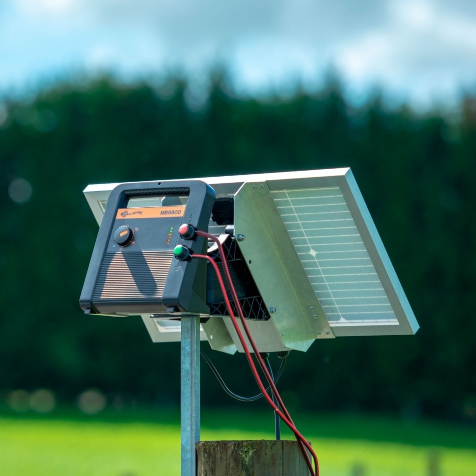 Gallagher MBS800 Électrificateur multipower (7,5J - 230 V/12 V/Solaire)