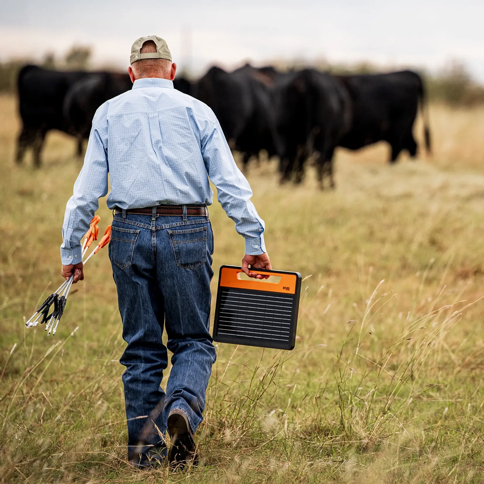 Gallagher S120li Électrificateur solaire avec batterie (1,2 J - Solaire)