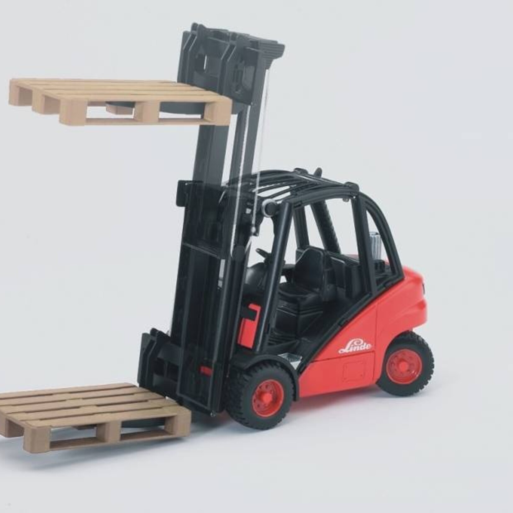 Bruder Camion Bruder Chariot élévateur Linde H30D avec dispositif d'attelage