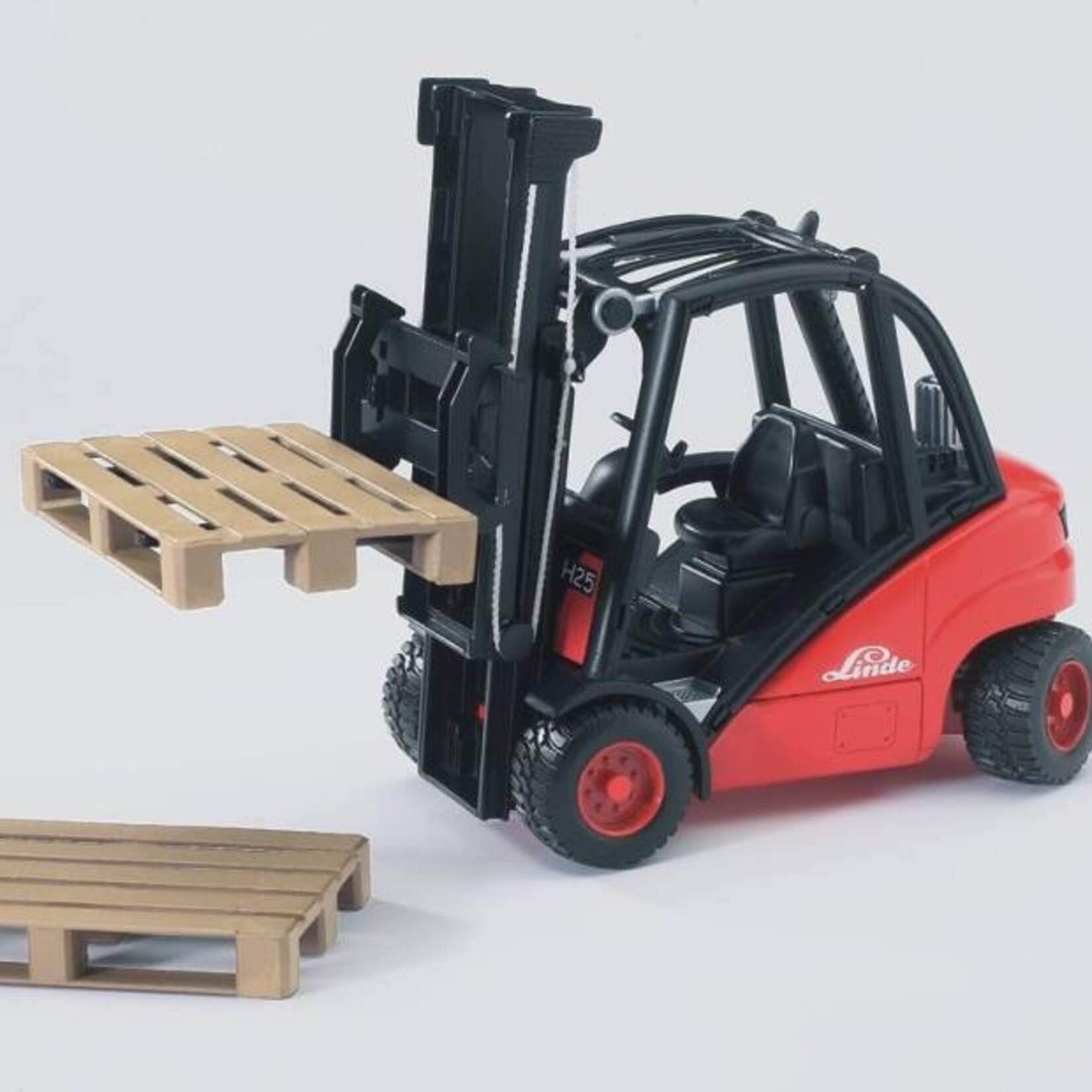 Bruder Camion Bruder Chariot élévateur Linde H30D avec dispositif d'attelage