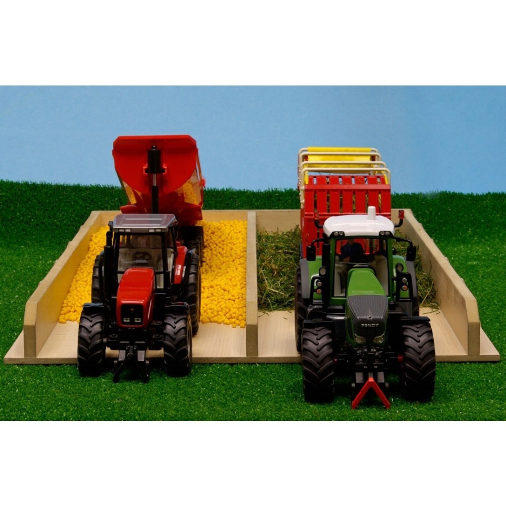 Kids Globe Hangar agricole miniature Kids Globe Aire d'ensilage – 1:32
