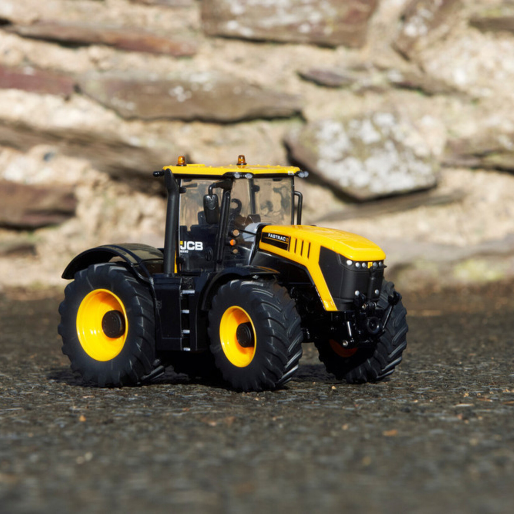 Britains Chariot télescopique Britains JCB 8330 Fastrac – 1:32