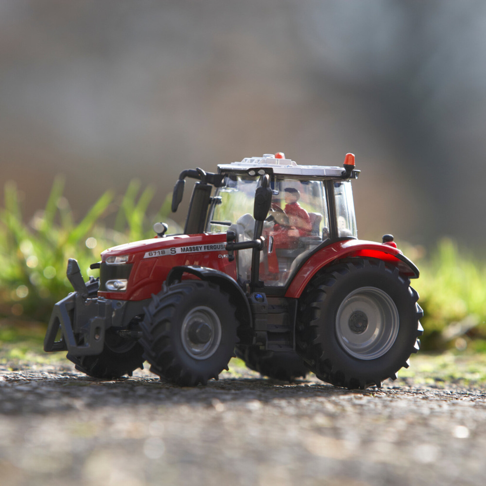 Britains Tracteur Britains Massey Ferguson 6718S – 1:32