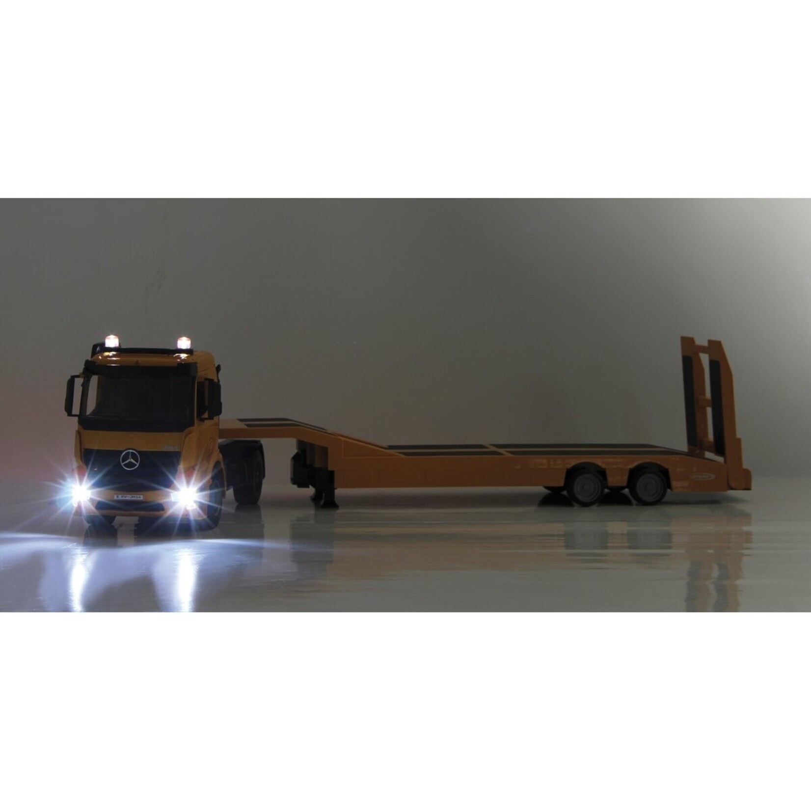 Jamara Camion Jamara Mercedes Arocs à plat 2,4Ghz – 1:20