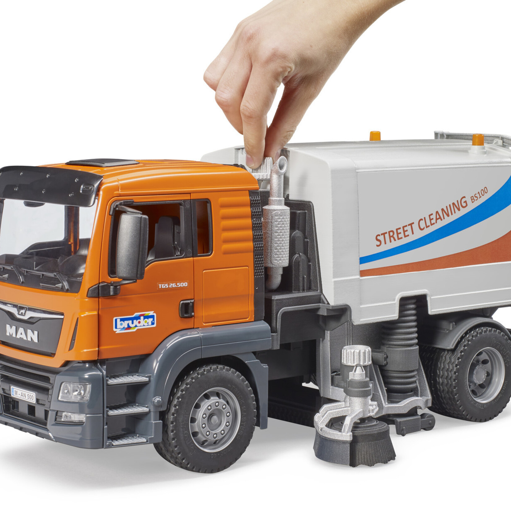 Bruder Camion Bruder nettoyage des rues MAN TGS – 1:028