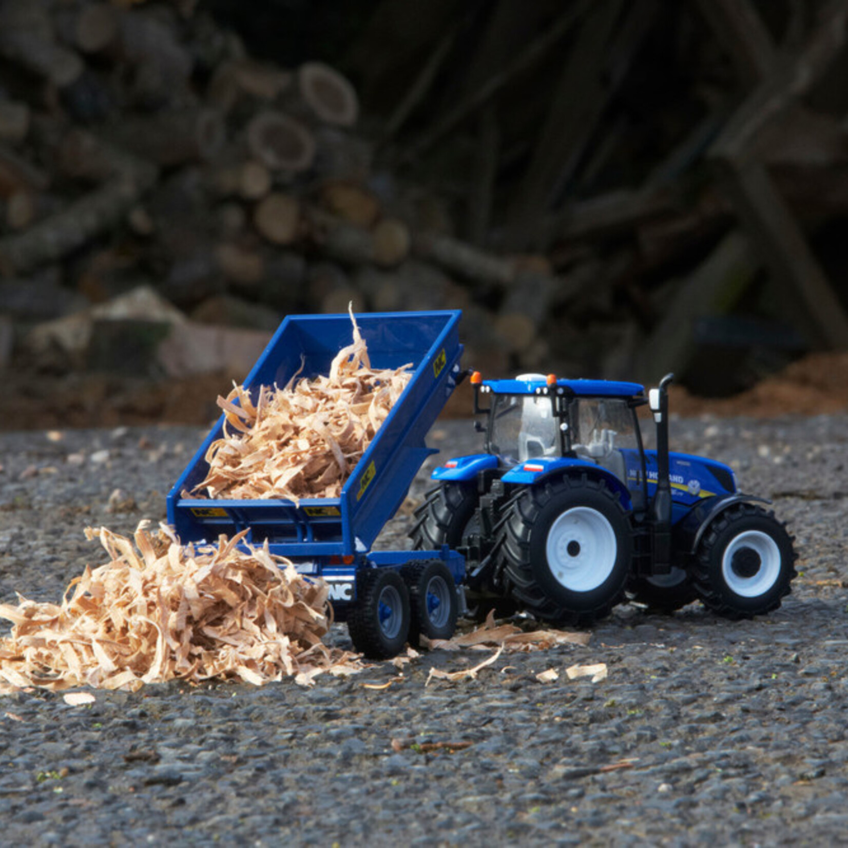 Britains Remorque Britains New Holland T6 + NC – 1:32