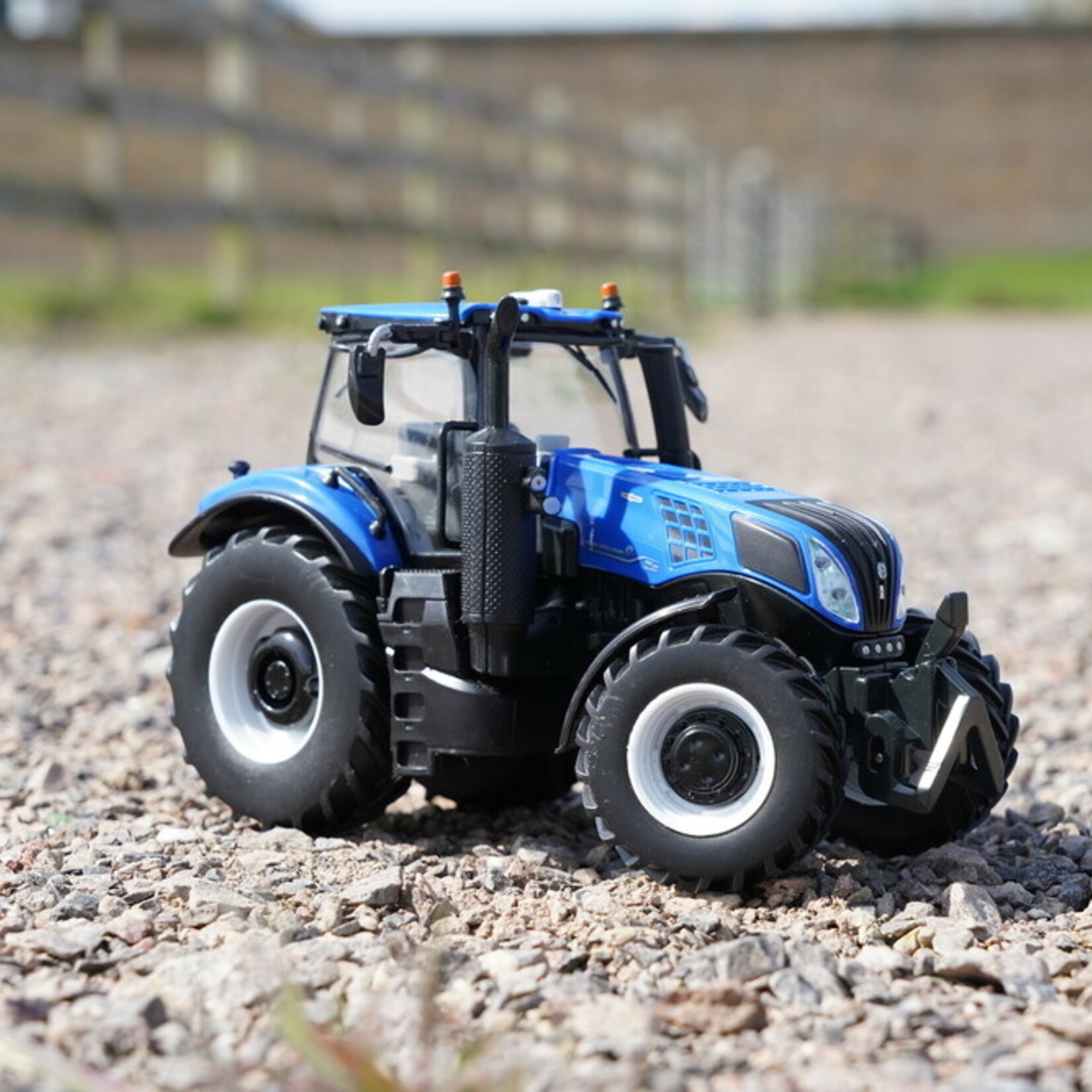 Britains Tracteur Britains New Holland T8.435 – 1:32