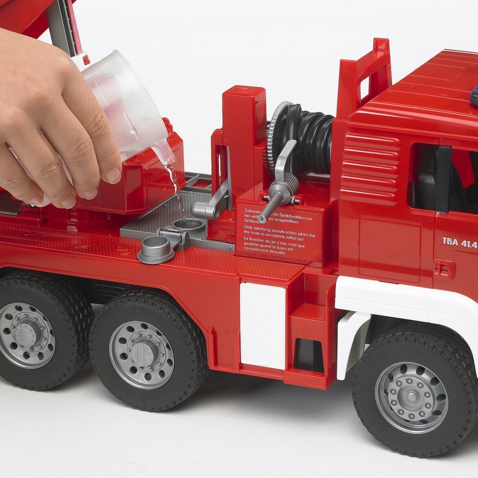 Bruder Camion Bruder MAN de Pompiers avec Pivotante et Pompe à Eau – 1:16