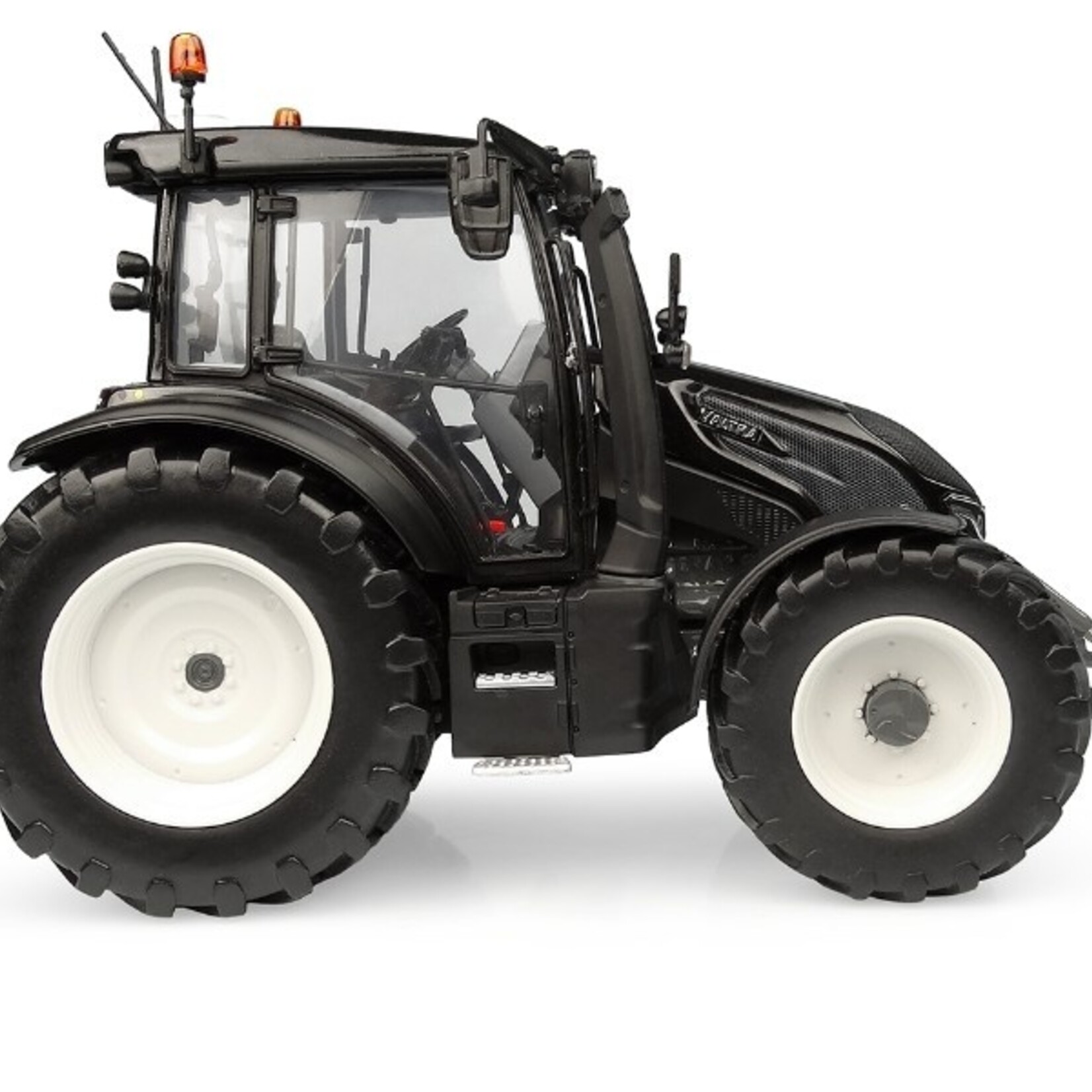 Universal Hobbies Tracteur Universal Hobbies Valtra G 135 Noir – 1:32