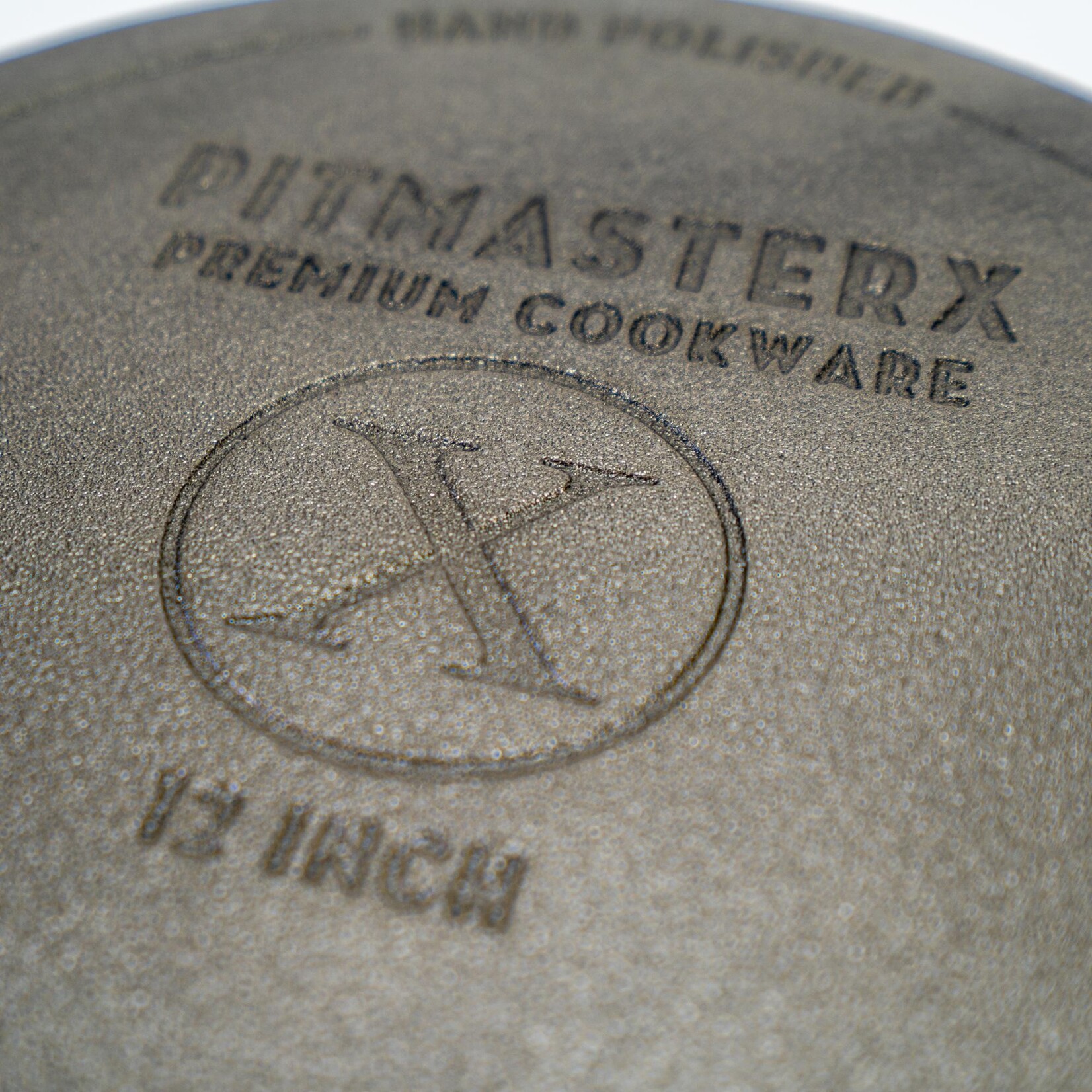 The Windmill PitmasterX Hand gepolijste skillet 25cm met 2 handvaten