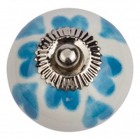 Porseleinen meubelknop wit met blauwe hartjes