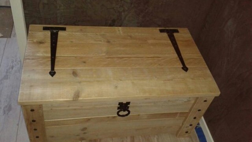 Klanten: Steigerhouten kapstok en dekenkist