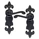 Good in Style Gietijzeren deurkruk op schild fleur-de-lis - blind Good in Style Gietijzeren deurkruk op schild fleur-de-lis - blind