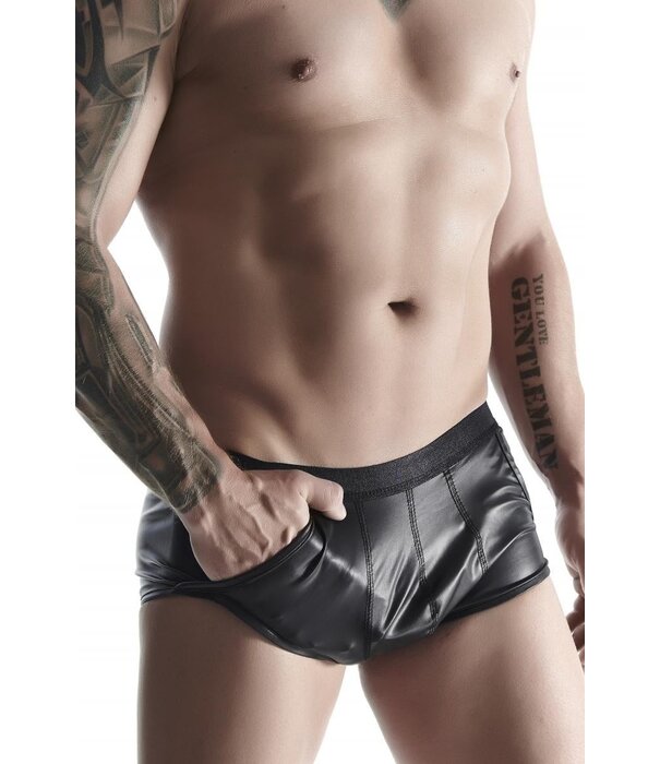 * RFP Short  gemaakt van stretchy mat wetlook materiaal. Brede elastische tailleband.