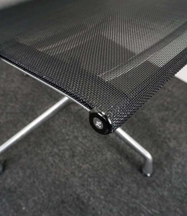 Vitra Vitra EA 108 Konferenzstuhl | Netz | Schwarz