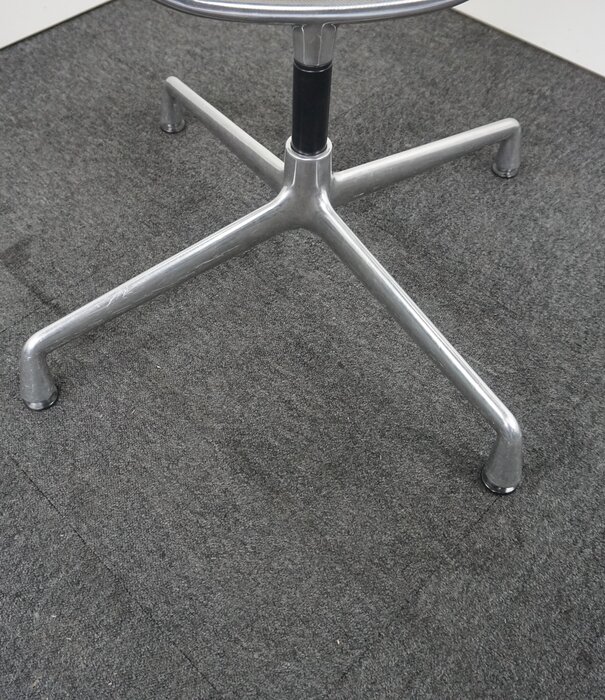 Vitra Vitra EA 108 Konferenzstuhl | Netz | Schwarz