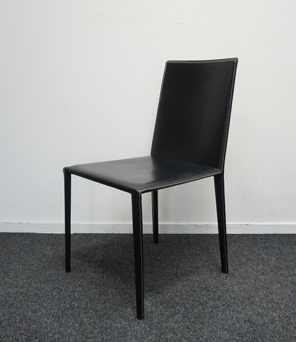 Arper Arper Norma Design Stuhl  | Leder | Schwarz