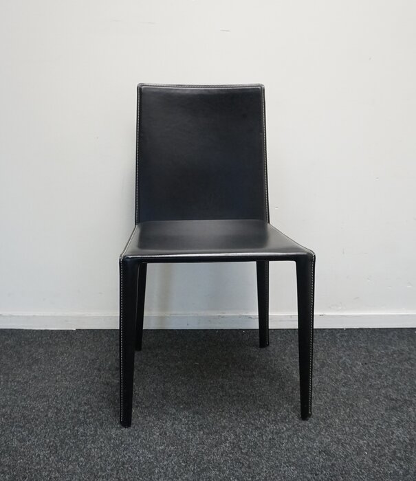 Arper Arper Norma Design Stuhl  | Leder | Schwarz