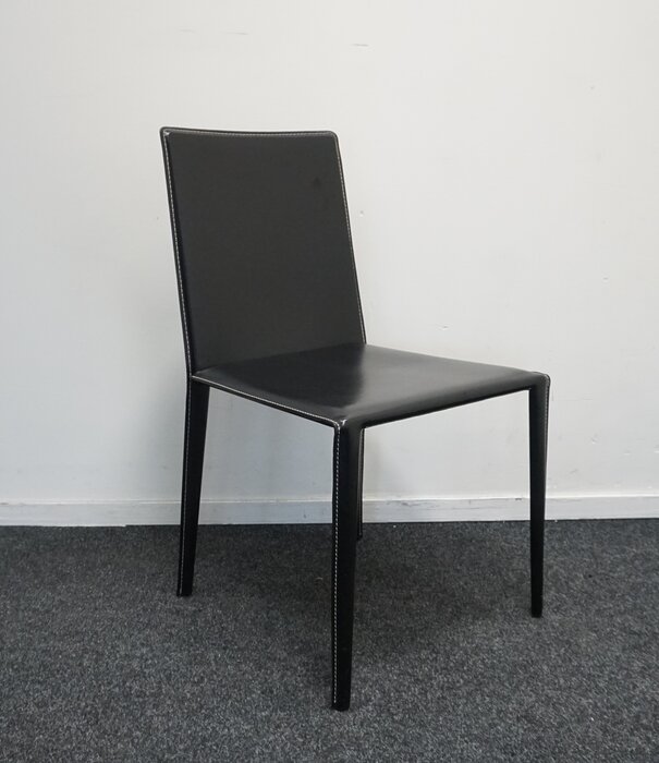 Arper Arper Norma Design Stuhl  | Leder | Schwarz