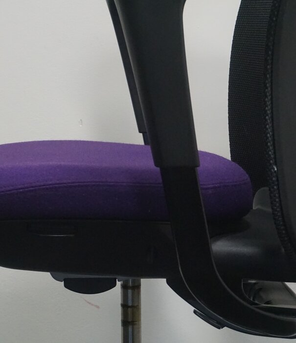 HAG HÅG SoFi Mesh 7500 Bürodrehstuhl | Violett / Schwarz