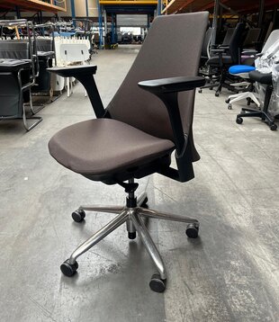 Herman Miller Sayl Bürodrehstuhl | Gepolstert | Braun