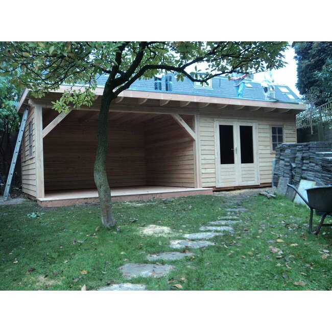 Maatwerk Schuur met Overkapping