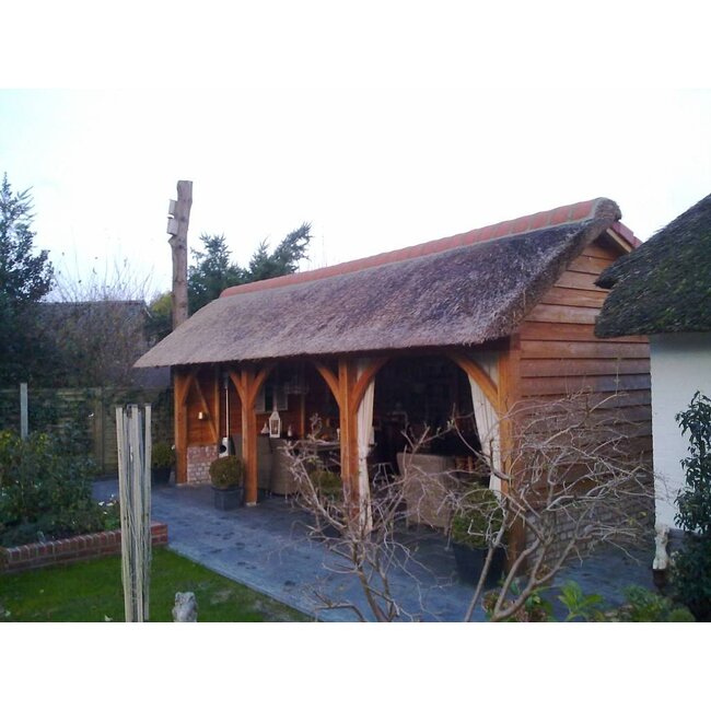 Maatwerk Douglas Overkapping / Buitenverblijf Hattem