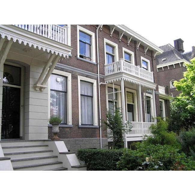 Maatwerk Houten Balkon en Deuren op Maat