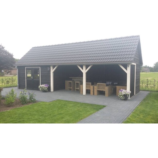 Maatwerk overkapping met schuur + Zadeldak / Puntdak