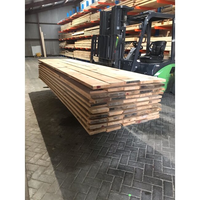 Eiken planken 32x200 mm in de lengtes van 3 en 4 meter.