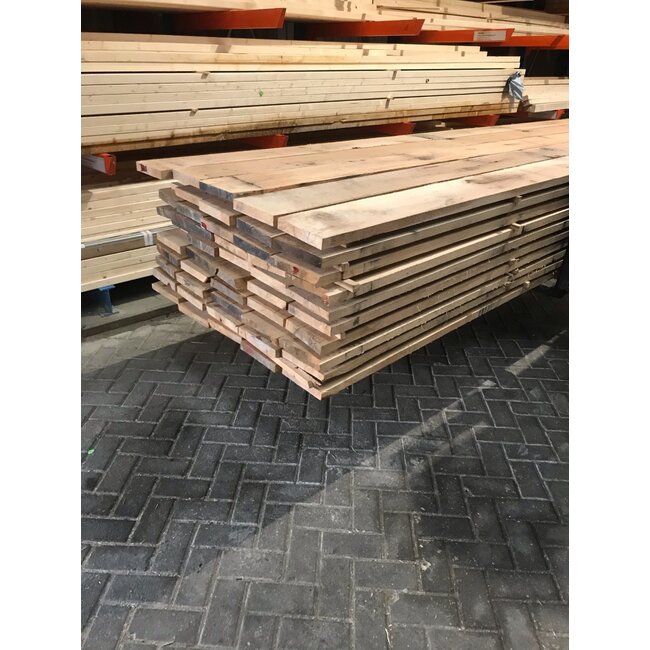 Eiken planken 32x200 mm in de lengtes van 3 en 4 meter.