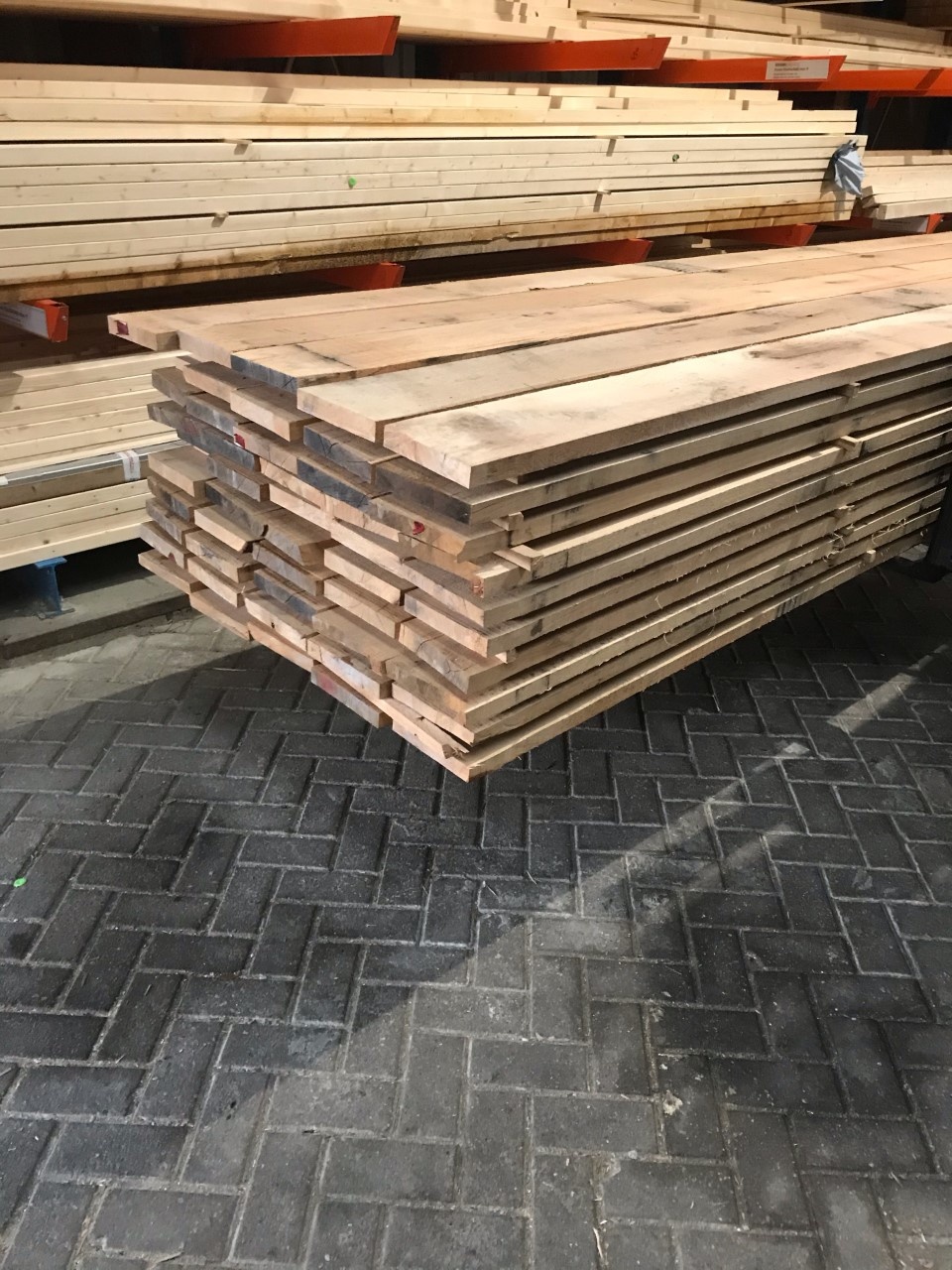 slaap Echt As Eiken planken 32x200 mm in de lengtes van 3 en 4 meter.