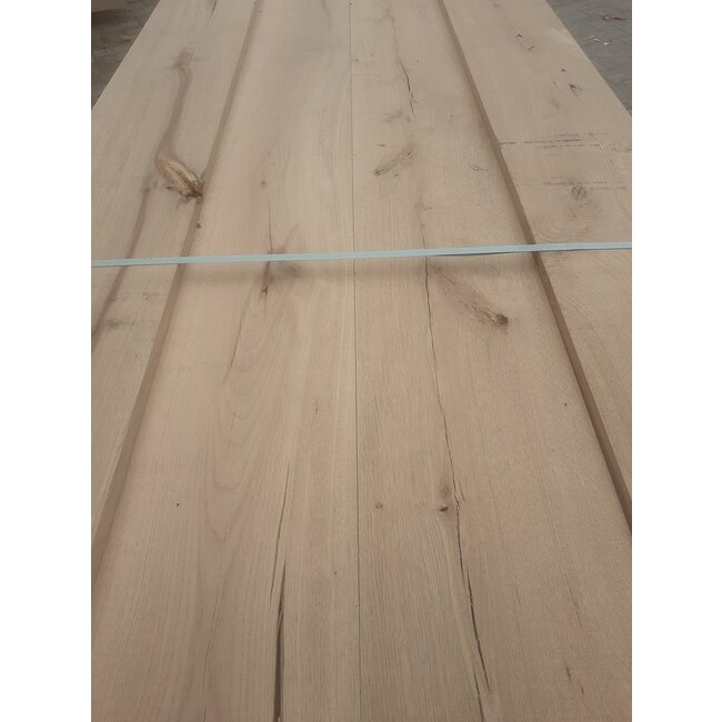 Eiken planken gedroogd en geschaafd per bundel.