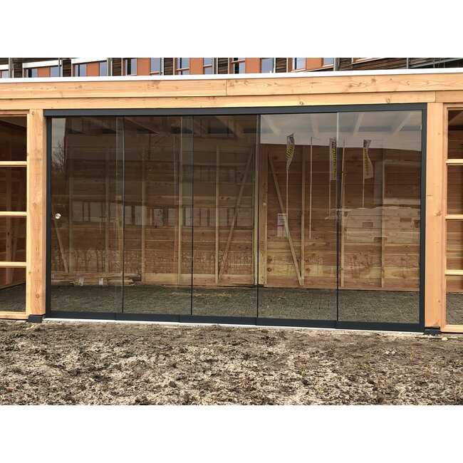 Douglas tuinkamer met maatwerk kozijnen  Apeldoorn