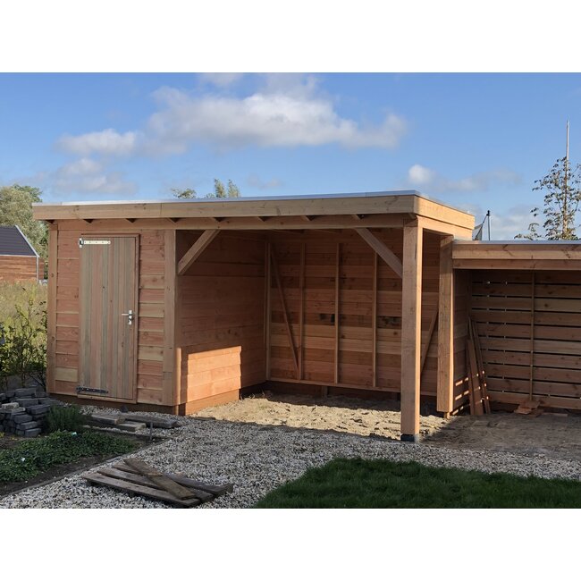 Douglas schuur met overkapping Hattem